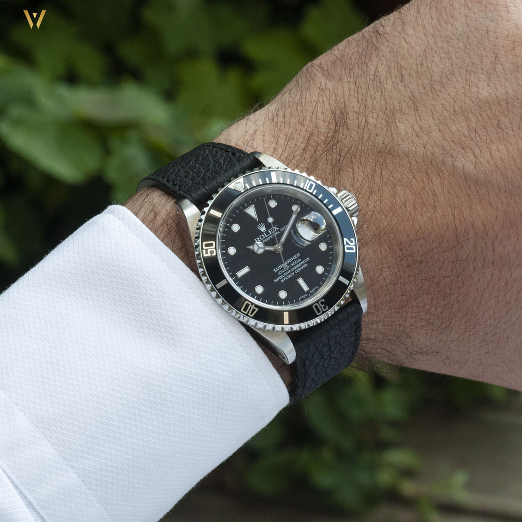 Bracelet de montre taurillon noir sur porté Rolex Submariner