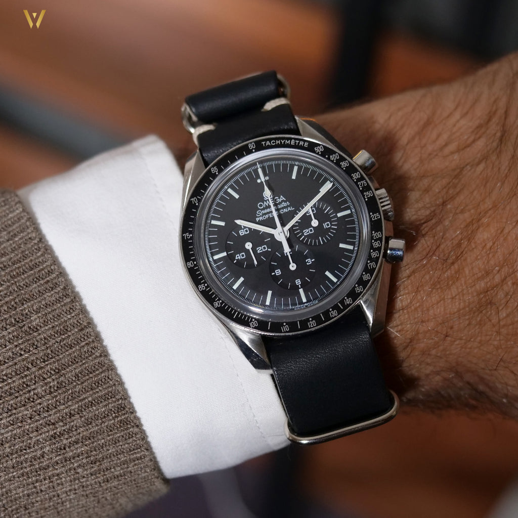 Bracelet de montre Nato doublé cuir toscan noir monté sur Speedmaster Omega